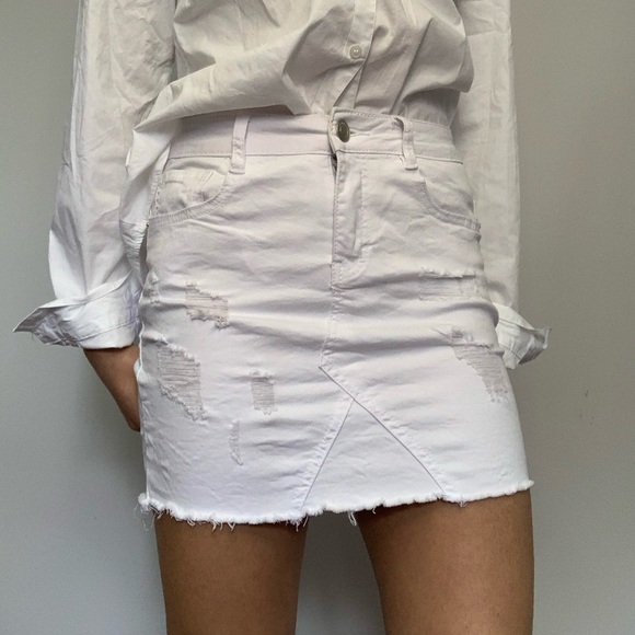 White denim skirt - Picture 2 of 3